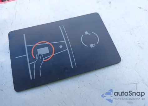 2018 Tesla Model 3 Long Range/Mid Range из США, поврежденный, VIN 5YJ3E1EA9JF026668